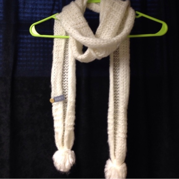 Scarf/shawl bundle - Picture 3 of 6